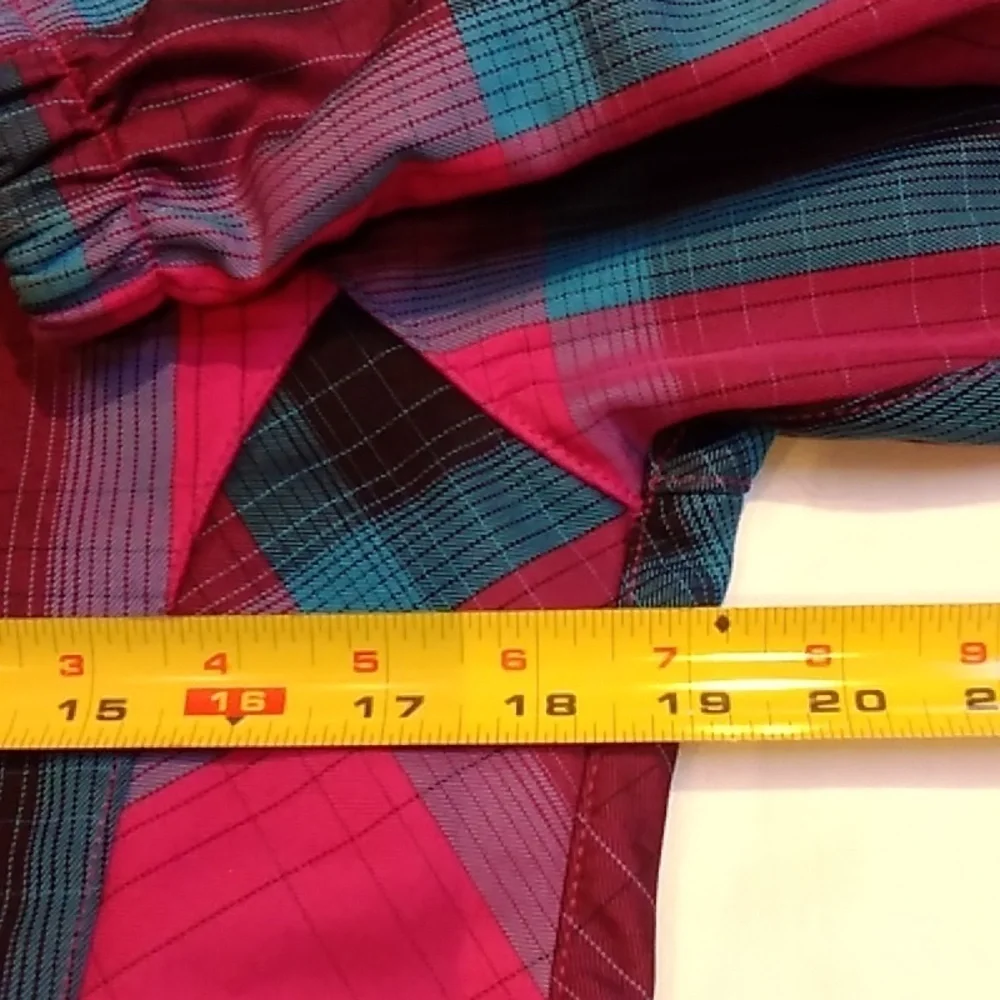 The North Face Women's Pink and Blue Plaid Fleece Lined Snowboard Ski Jacket - Picture 14 of 16